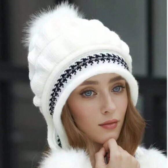 Plush Pom Pom Winter Hat White - Picture 2 of 2